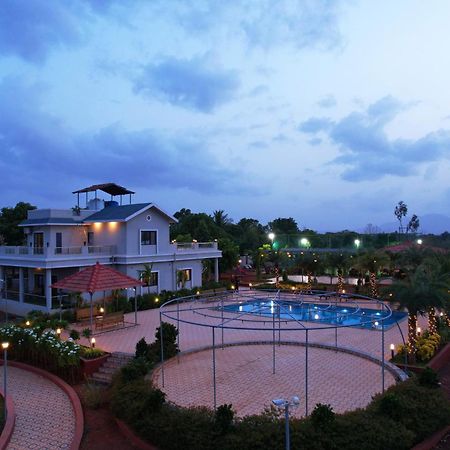 Ekostay Gold Palm Estate I Cricket Turf I Rain Dance I 2 Acre Property Karjat Exteriör bild