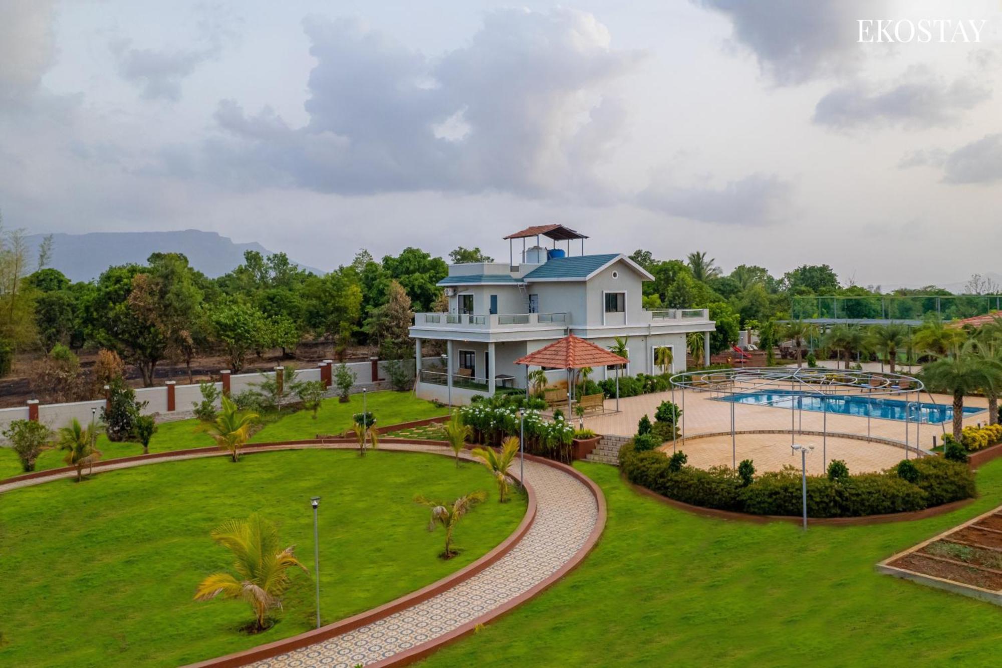 Ekostay Gold Palm Estate I Cricket Turf I Rain Dance I 2 Acre Property Karjat Exteriör bild