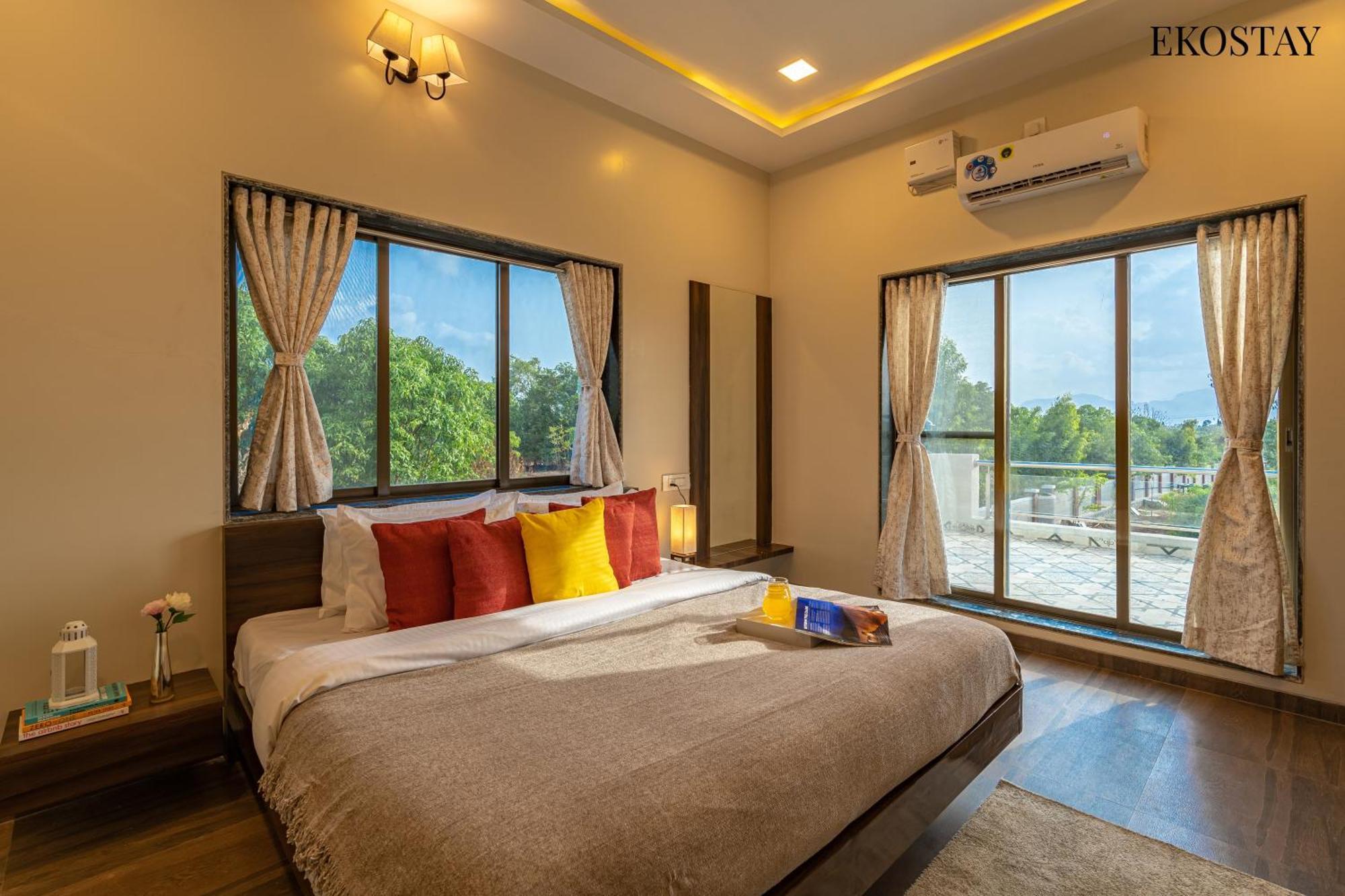 Ekostay Gold Palm Estate I Cricket Turf I Rain Dance I 2 Acre Property Karjat Exteriör bild