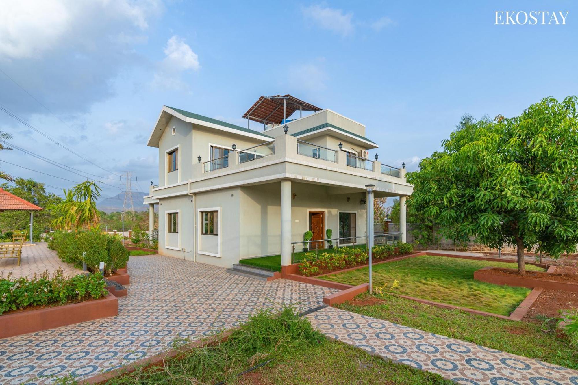 Ekostay Gold Palm Estate I Cricket Turf I Rain Dance I 2 Acre Property Karjat Exteriör bild