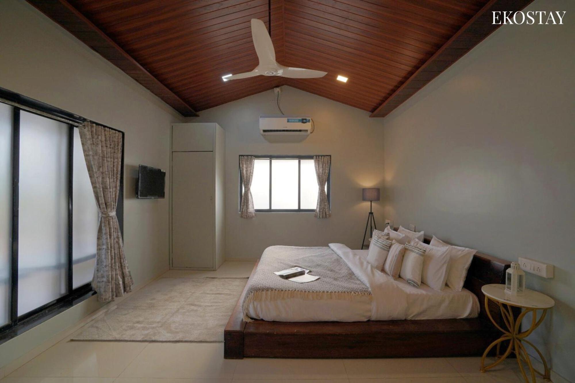 Ekostay Gold Palm Estate I Cricket Turf I Rain Dance I 2 Acre Property Karjat Exteriör bild