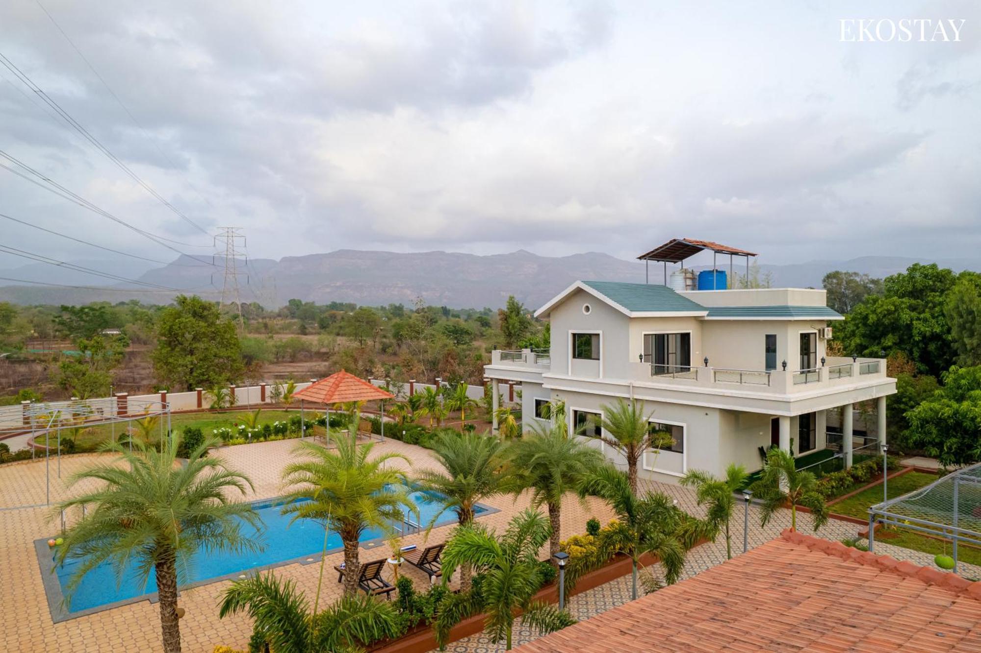 Ekostay Gold Palm Estate I Cricket Turf I Rain Dance I 2 Acre Property Karjat Exteriör bild