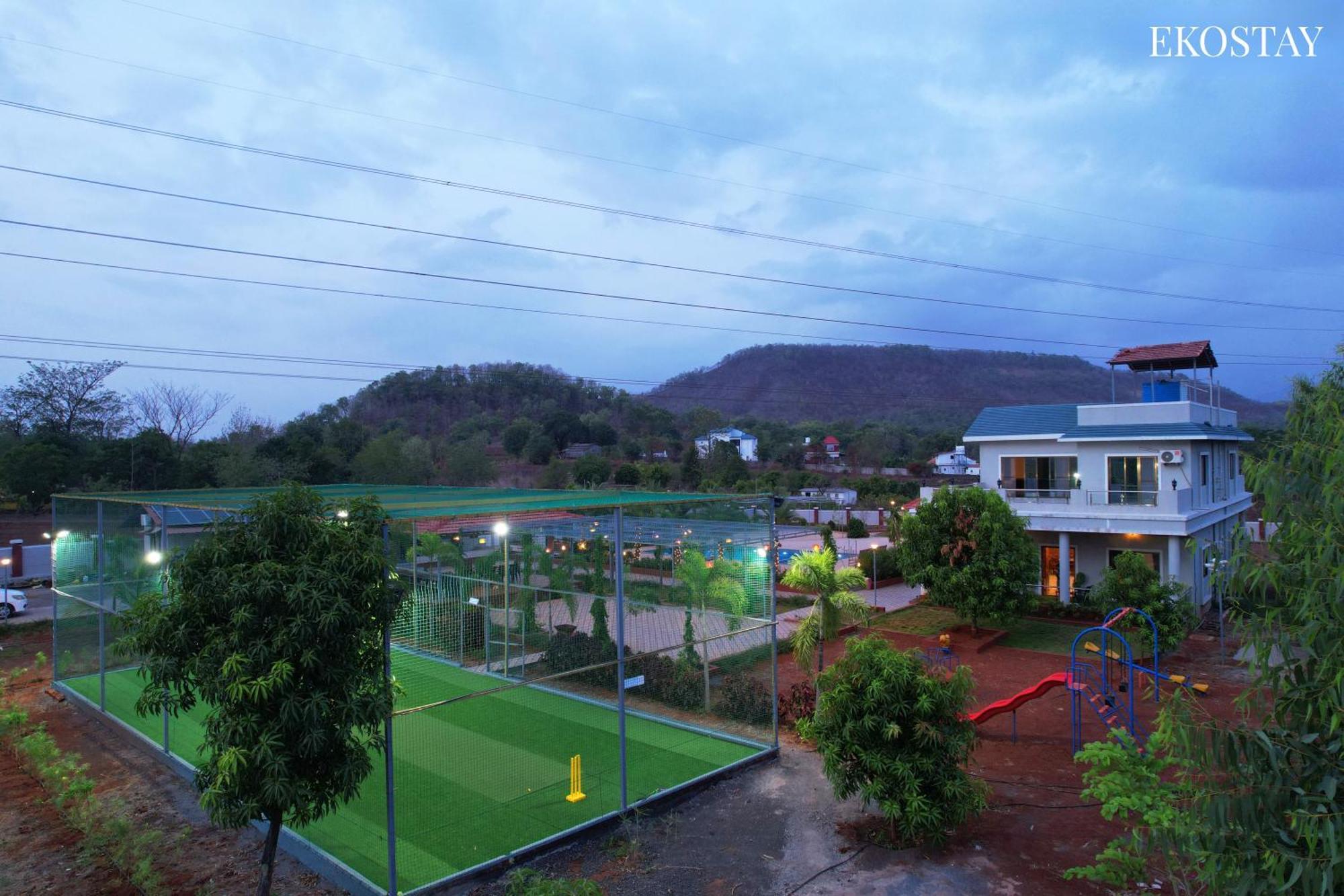 Ekostay Gold Palm Estate I Cricket Turf I Rain Dance I 2 Acre Property Karjat Exteriör bild